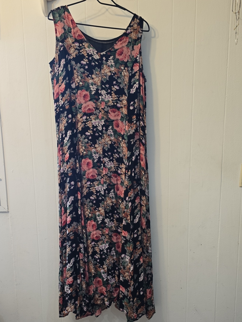 Vintage 90s Newport News floral sleeveless maxi dress